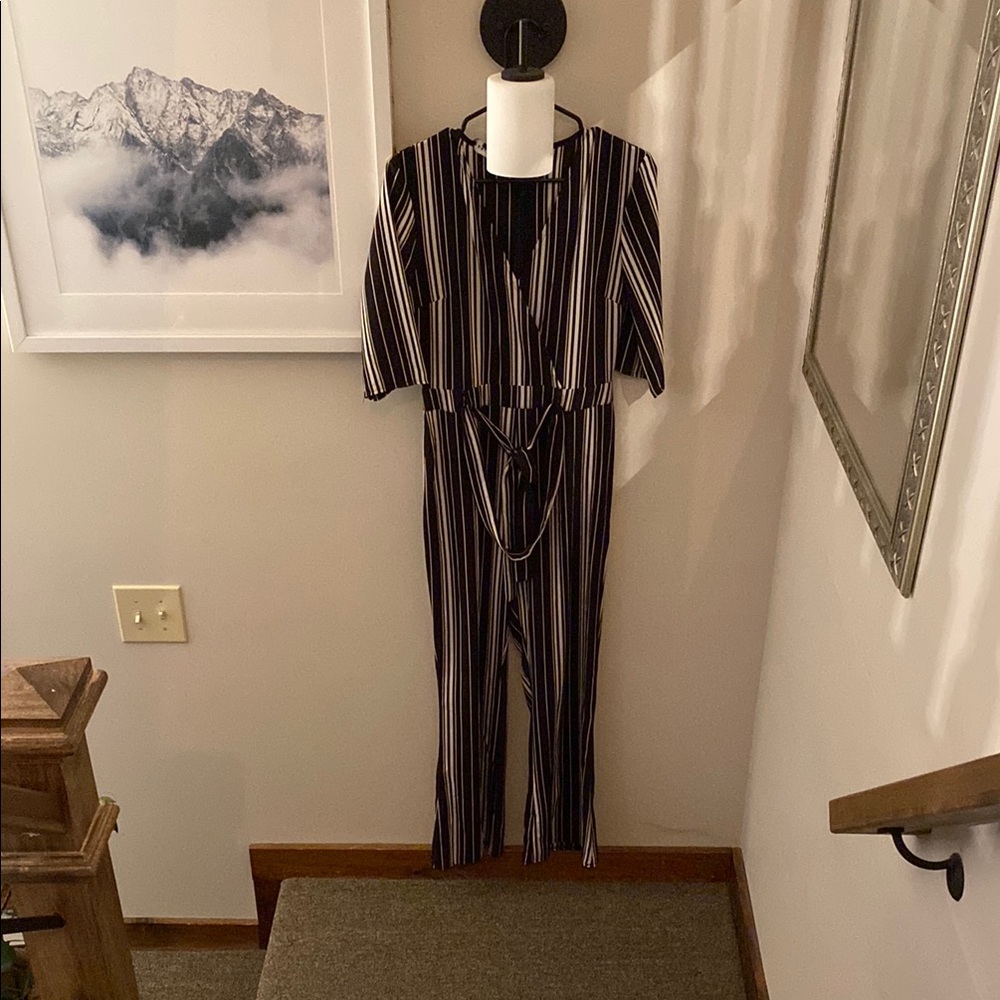 Parisian Petite Jumpsuit, size 6 (US).